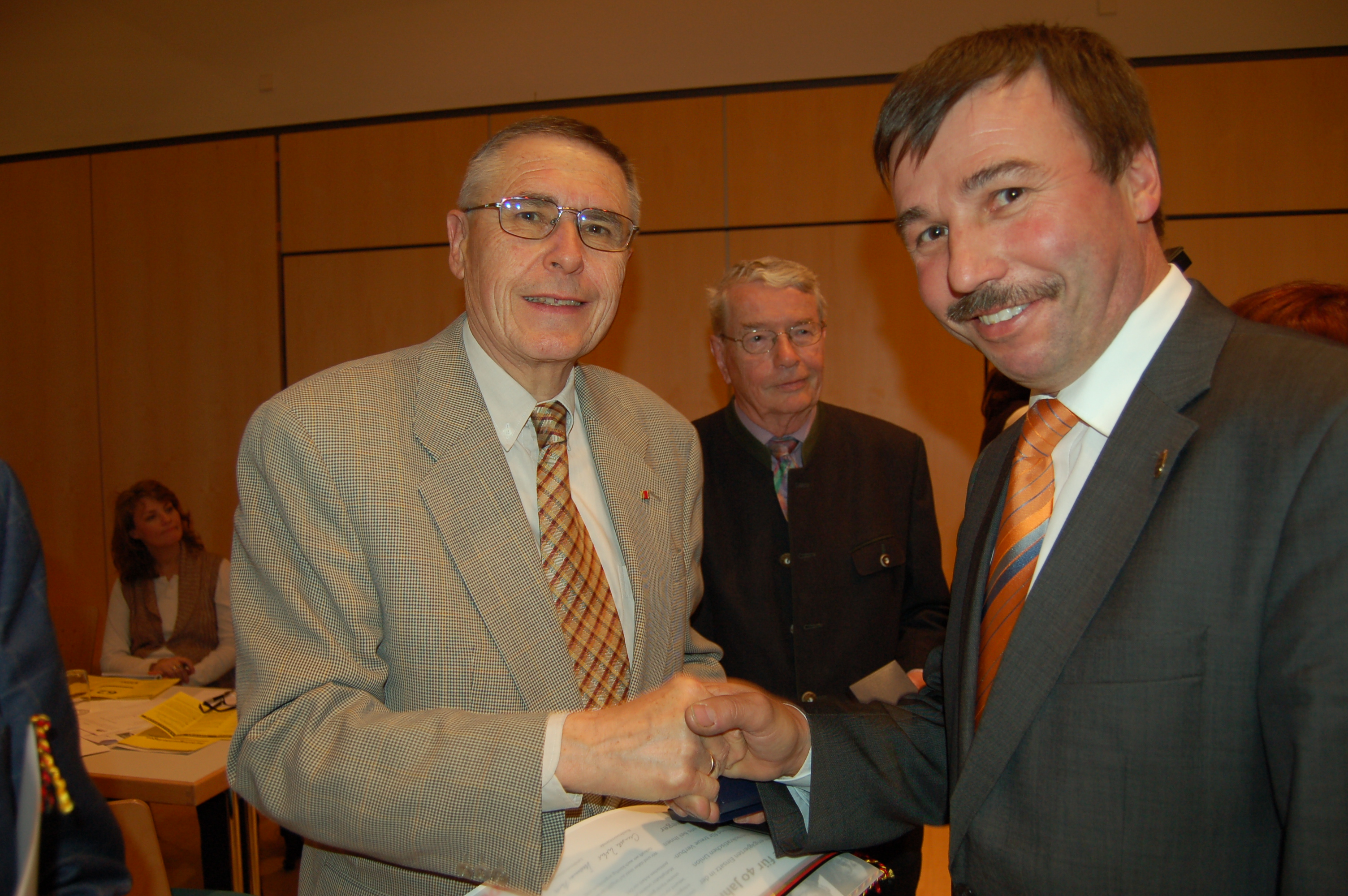 Hans-Joachim J&auml;ger f&uuml;r 40 Jahre Mitgliedschaft geehrt