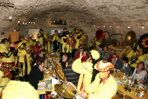 Es ist was los im Schnapsmuseum. Foto: Kurt Sartorius