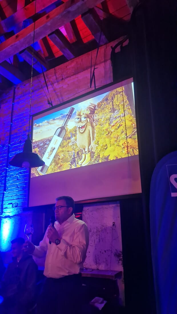 Gute Weine und gute Stimmung beim Hüttenabend