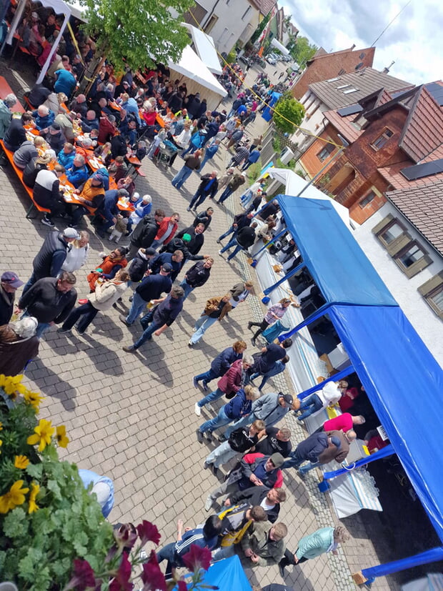 Der Festbetrieb l&auml;uft vormittags an.