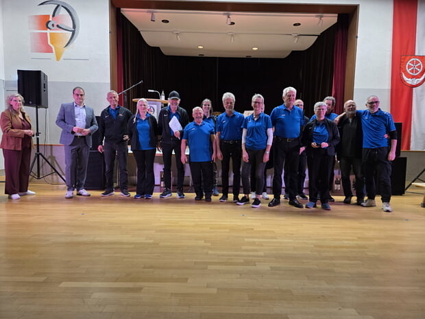 1. und 2. Mannschaft des Boule Treffs Tiefer Eindruck