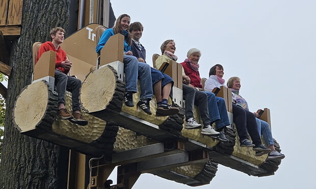 Hoch nach oben in Tripsdrill