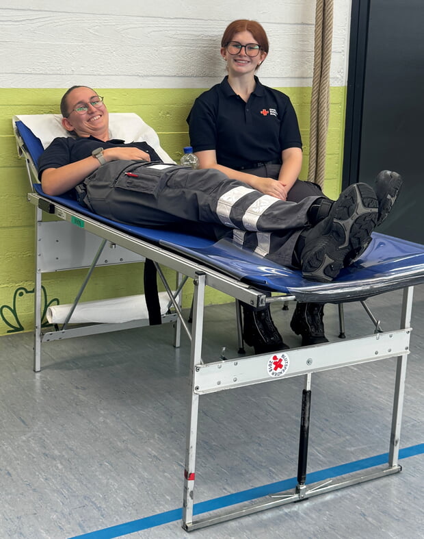 Auch unsere Helfer/innen gehen mit gutem Beispiel voran und spenden fleissig Blut.