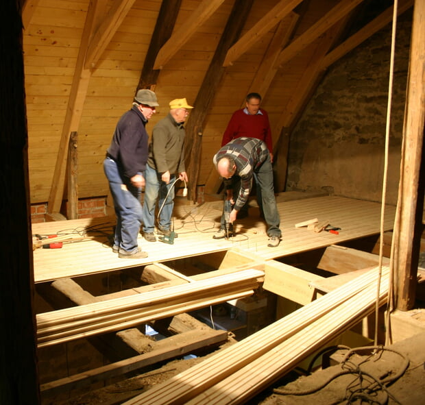 Das Foto von 2006 zeit links Bertold im Kreise von treuen Rentner, welche damals mitgearbeitet haben. Neben ihm Wilhelm Flaig, Kurt Rembold und Heinz Kretschmer