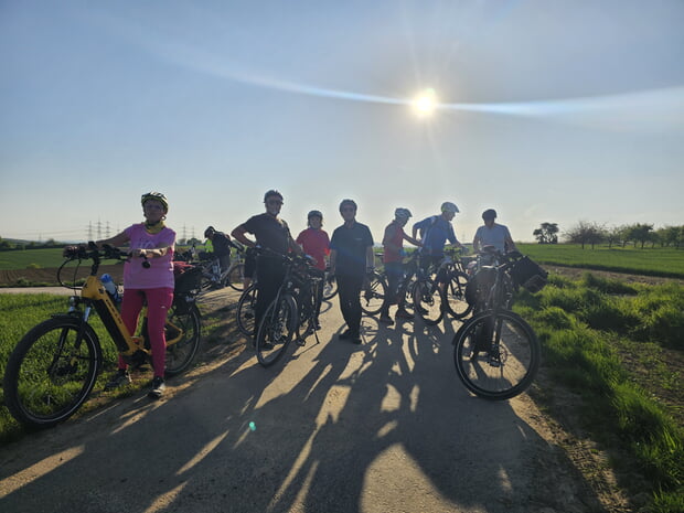 Pausenhalt im Hohfeld mit Abendstimmung