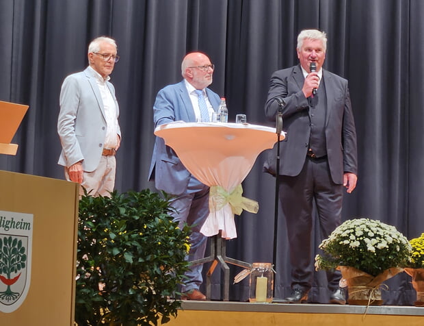 v.l.n.r. BM a.D. A. Leibold, BM R. Sch&auml;uffele