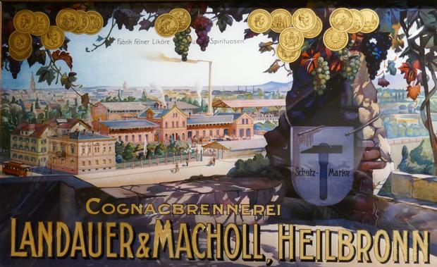 Glasplakat der von den Nazis geraubten Heilbronner Hammer-Brenenrei.