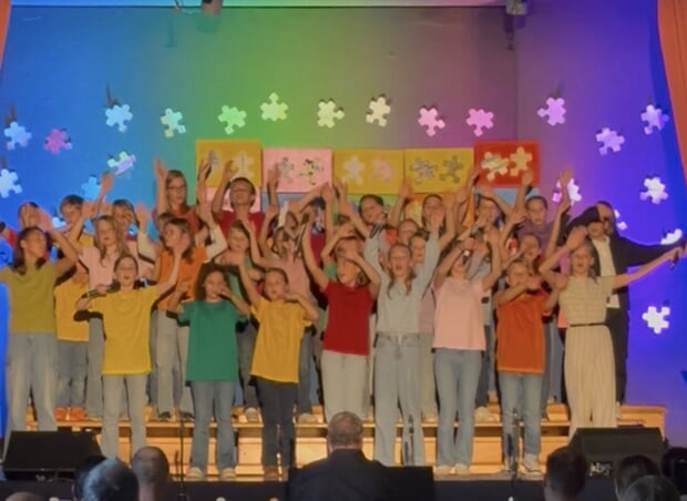 Szene aus Colors Untied