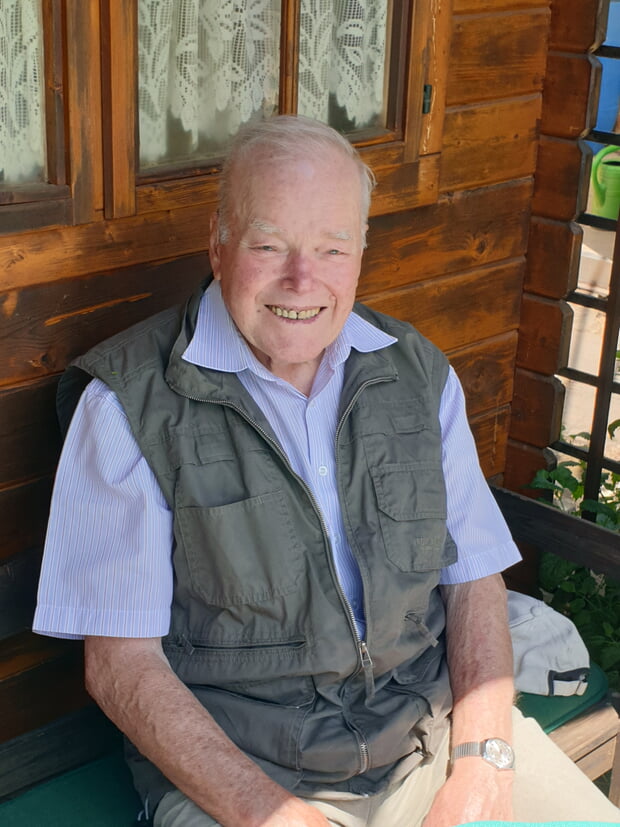 E. Bothner