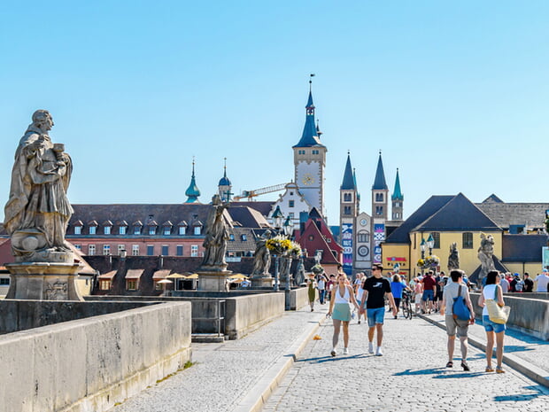 Auf der alten Mainbrücke