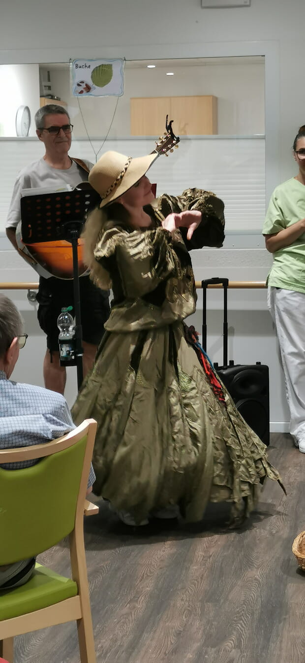 Frau Koval in Aktion