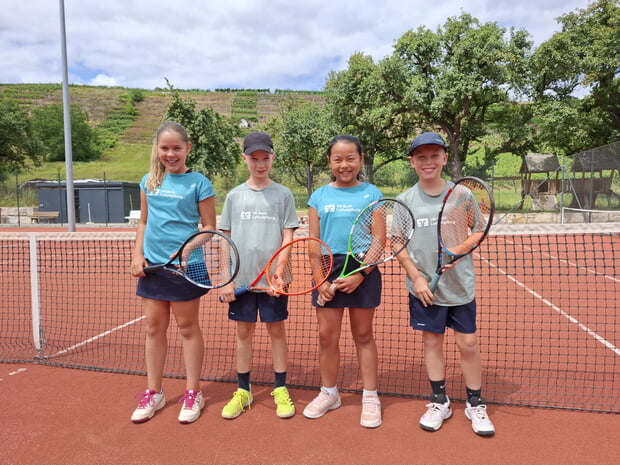 Nele Brett, Samuel Broos, Yina Yang und Theo Gaedke